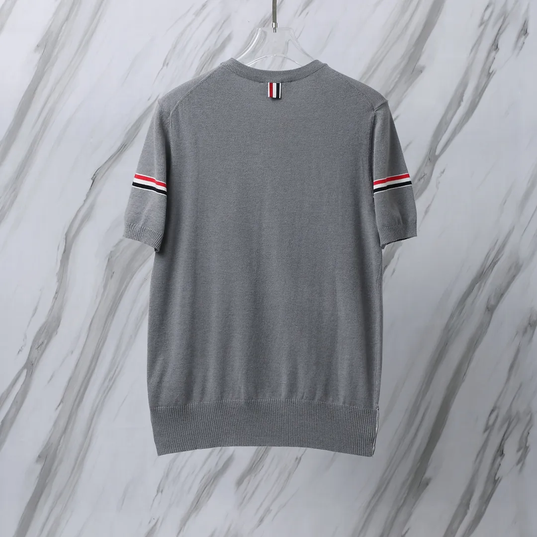 ：M 28（TB T ） THOM BROWNE TB T Classic Breathable Authentic Quality + Authentic + Same Style Size：0/1/2/3/4 ：White/Black/Navy Blue/Light Gray/Dark Gray